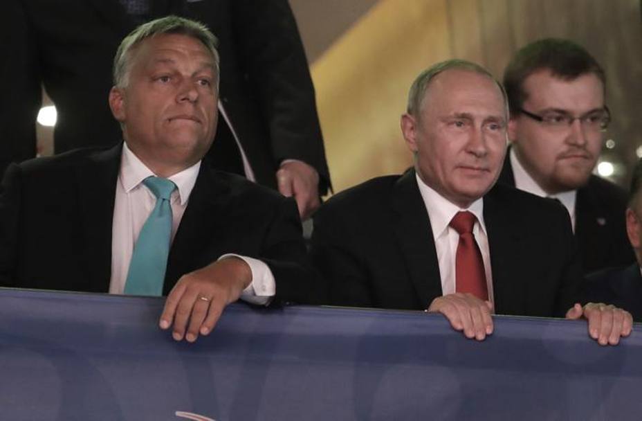 Putin e Orban guardano la gara AP